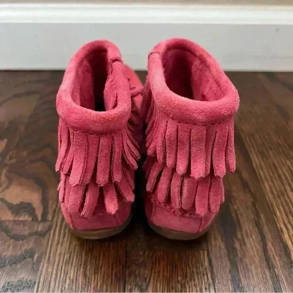 Minnetonka Girls Moccasin Fringe Pink Ankle Leather Boots Side Zip Size 13 - Picture 6 of 16